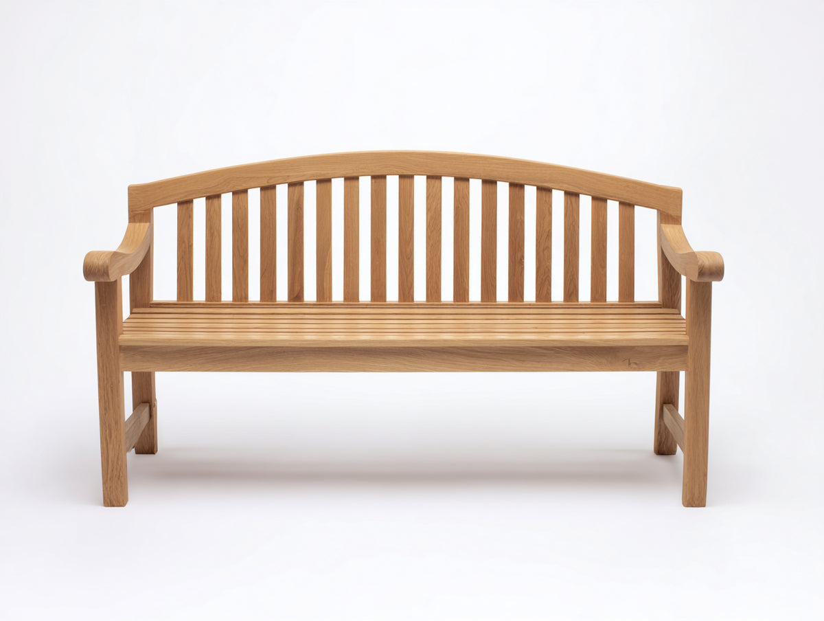 Gartenbank aus Holz 160 x 62 x 92 cm - Natur - klassisches Design mit Lattenrücken und geschwungenen Armlehnen